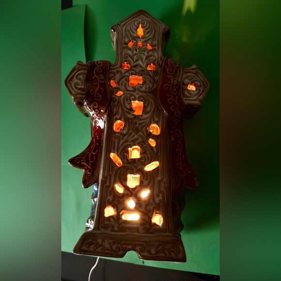 Manger Scene Ceramic Christmas Light with Cross - Picture 6 of 10